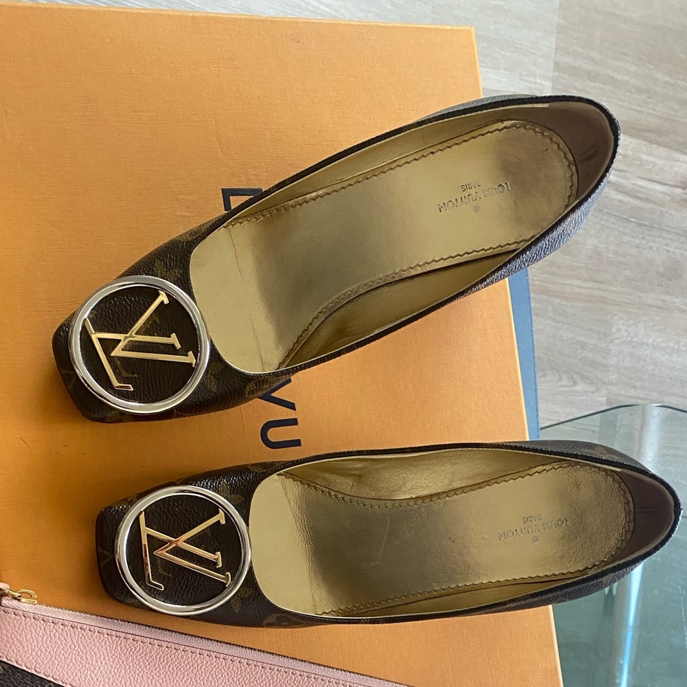 Rarest Louis Vuitton Monogram Madeleine Pumps ✨FIRM✨